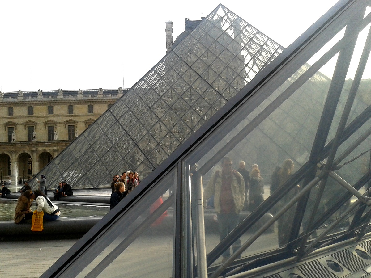 weekend w Paryżu, wycieczka do paryża  luwr w paryżu