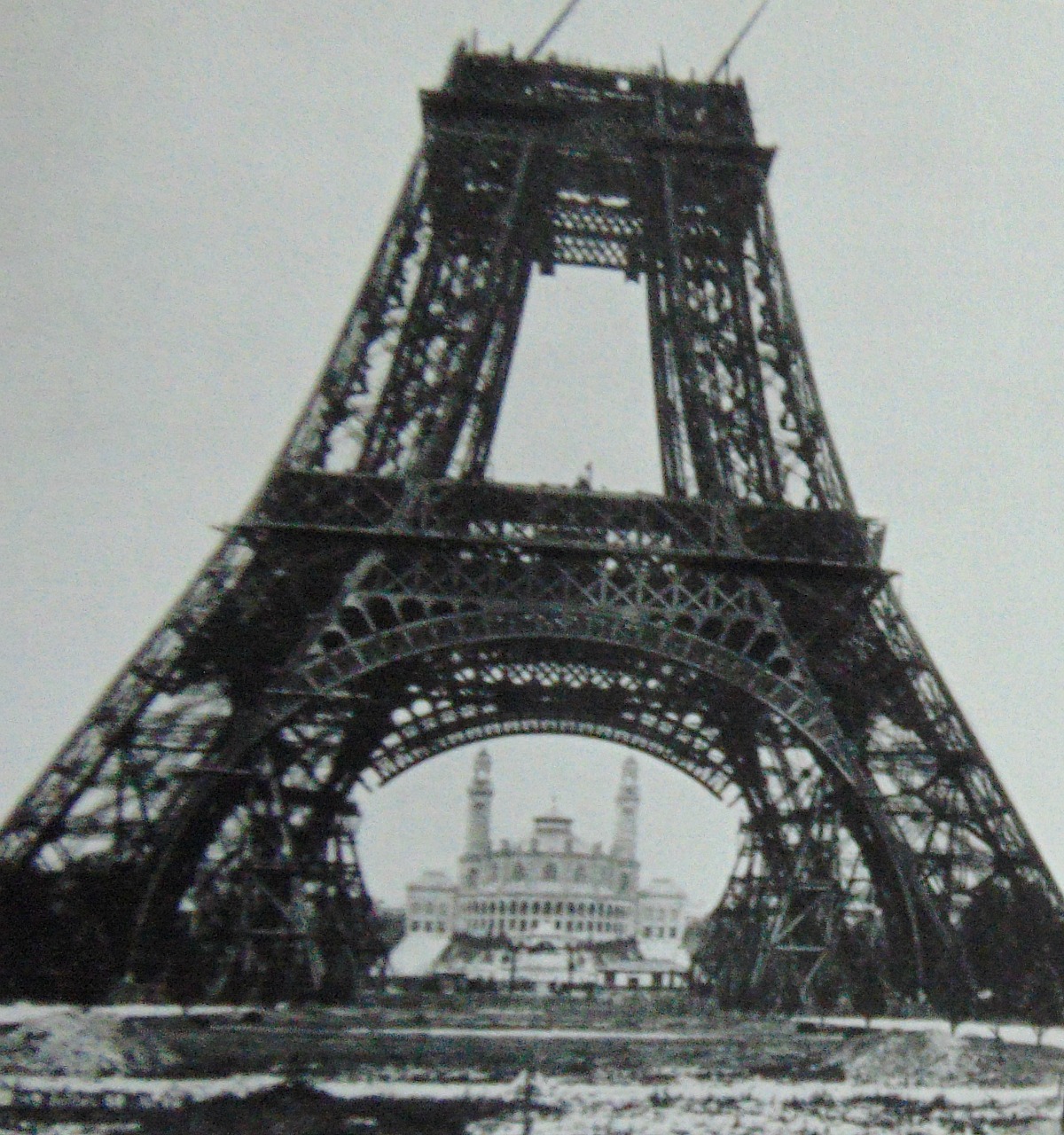 Wycieczka do Paryża: Paryż na starej fotografii.