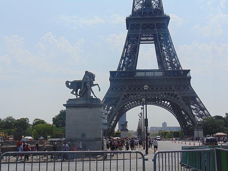 Co warto zobaczyć w Paryżu? Wieża Eiffla 