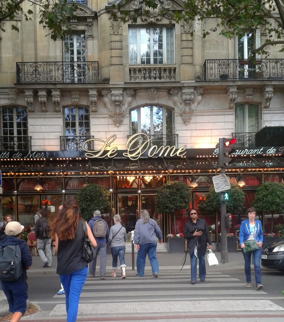 Kafejki w Paryżu na Montparnassie.