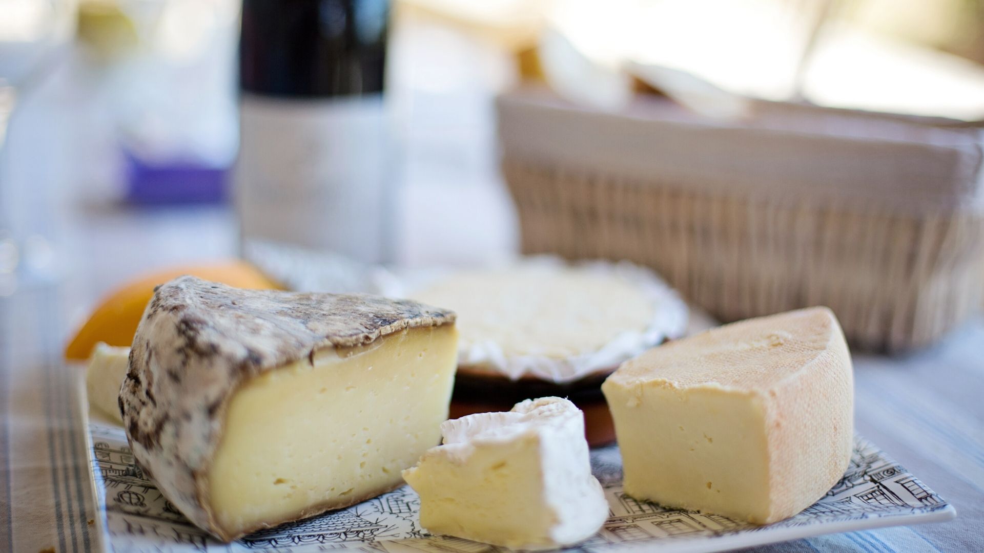 smaczek języka francuskiego, czyli robić z czegoś cały ser, en faire tout un fromage
